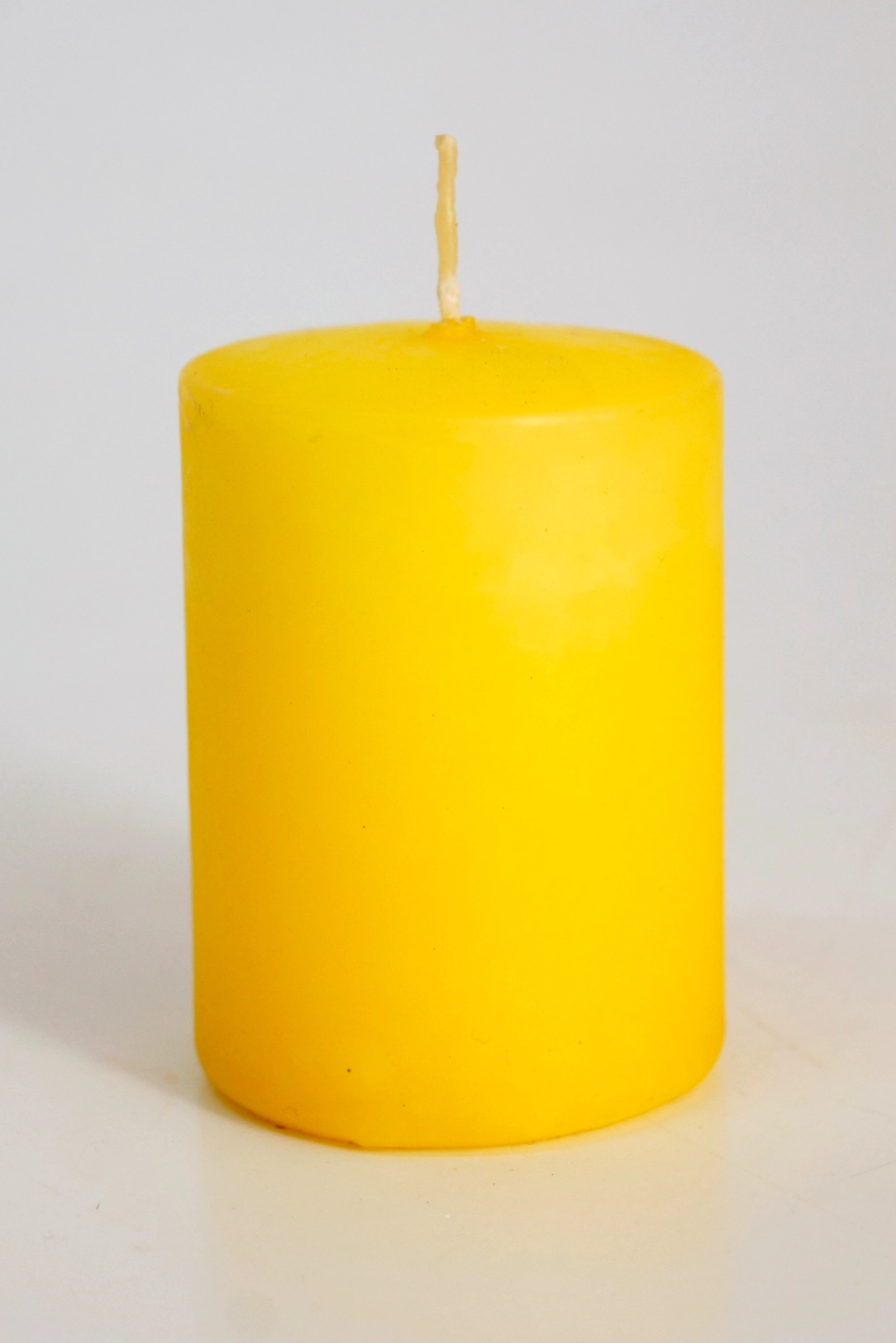 Свеча EVIS Столбик парафиновая цилиндрическая жёлтая Н 80 мм