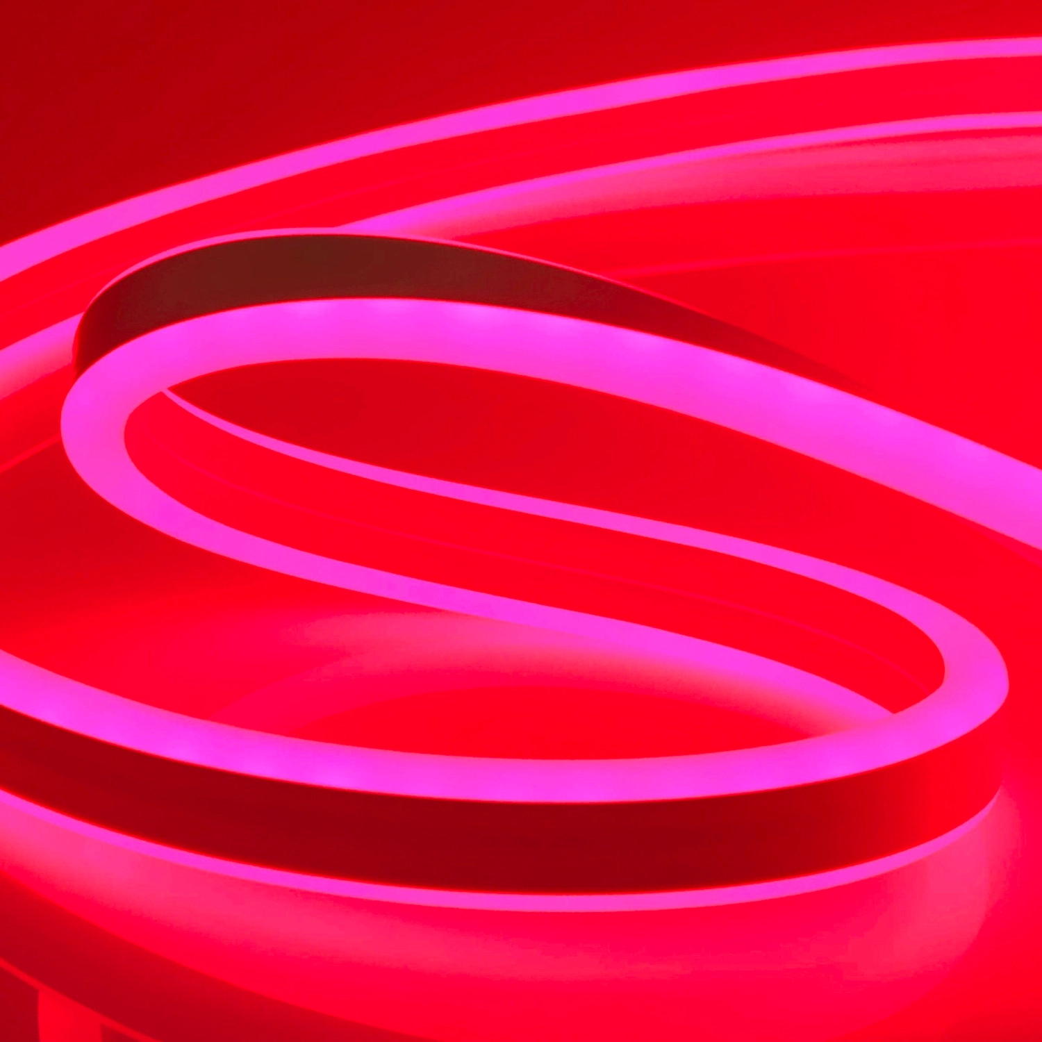 Гибкий неон Apeyron Electrics SMD 2835 IP65 220В 6Вт красный 1 м