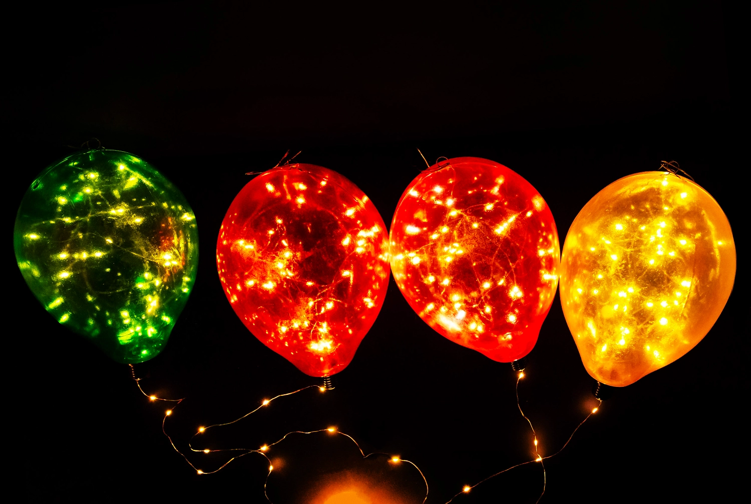 Световая фигура 4 шара 360 LED IP44 31 см теплый белый