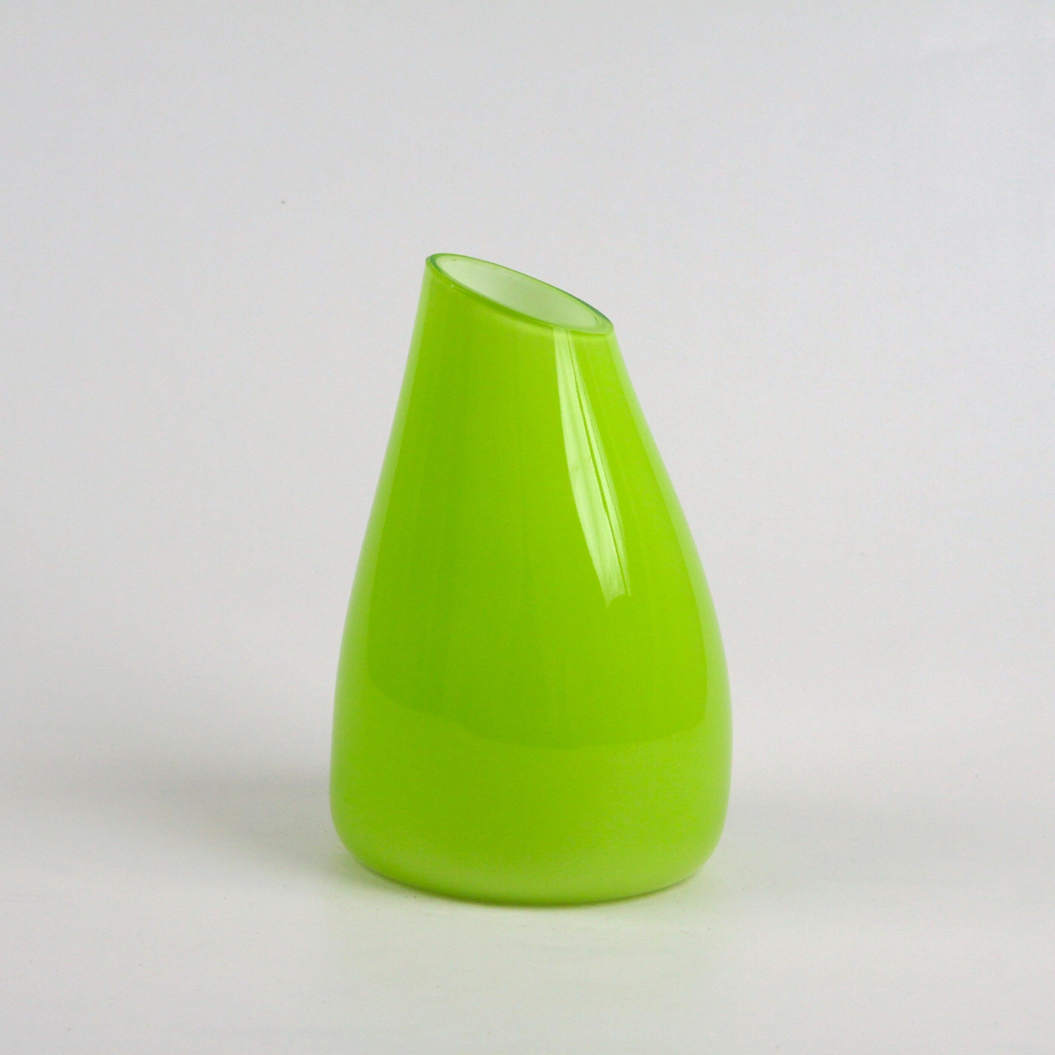 Ваза стеклянная Либеро №2 лайм 20х25 см