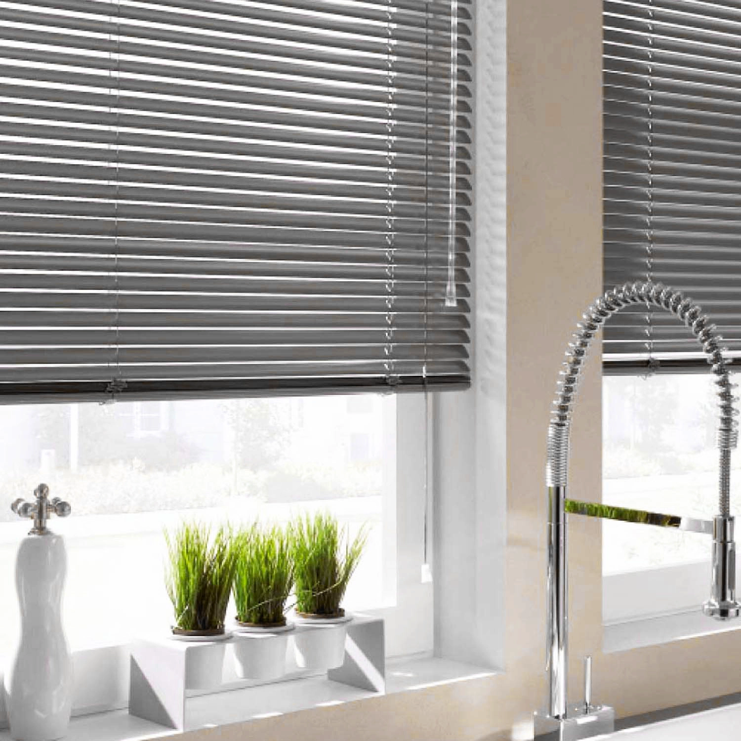 Жалюзи ЭСКАР аллюминевые 120х160 см серебро