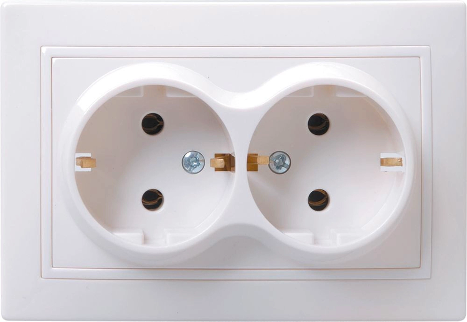 Розетка IEK КВАРТА РС12-3-КБ белый