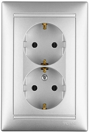 Розетка Legrand Valena 694335