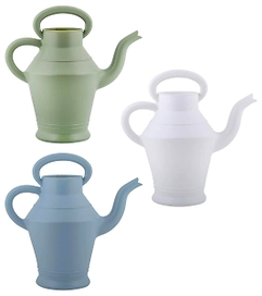 Лейка садовая пластиковая 9,6 л в ассортименте