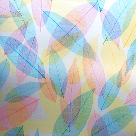 Самоклеющаяся пленка витражная Deluxe Н9042-0 листья 0,45x2 м