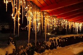 Гирлянда уличная Сосульки 100 LED желтая 2 м