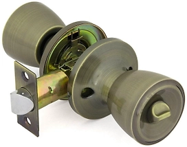 Дверная ручка-защелка ФАБРИКА ЗАМКОВ 7072E с ключом и фиксатором античная бронза