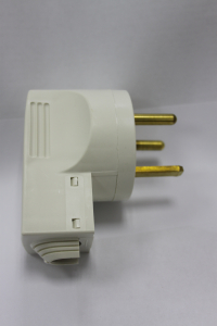 Вилка Legrand силовая 2К+З 32А боковой выход