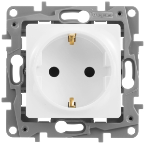 Розетка Legrand Etika 672222