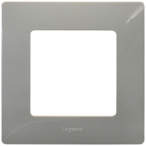 Рамка Legrand Etika 672521