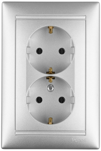 Розетка Legrand Valena 694335