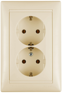 Розетка Legrand Valena 695616