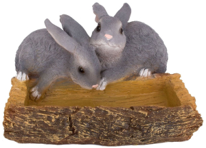 Садовая фигура Кормушка с зайцами 18 см