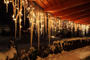 Гирлянда уличная Сосульки 100 LED желтая 2 м